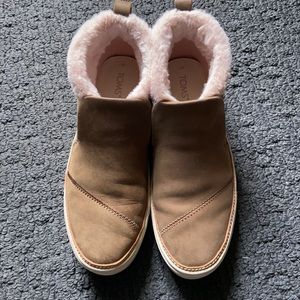 Toms slip on boots